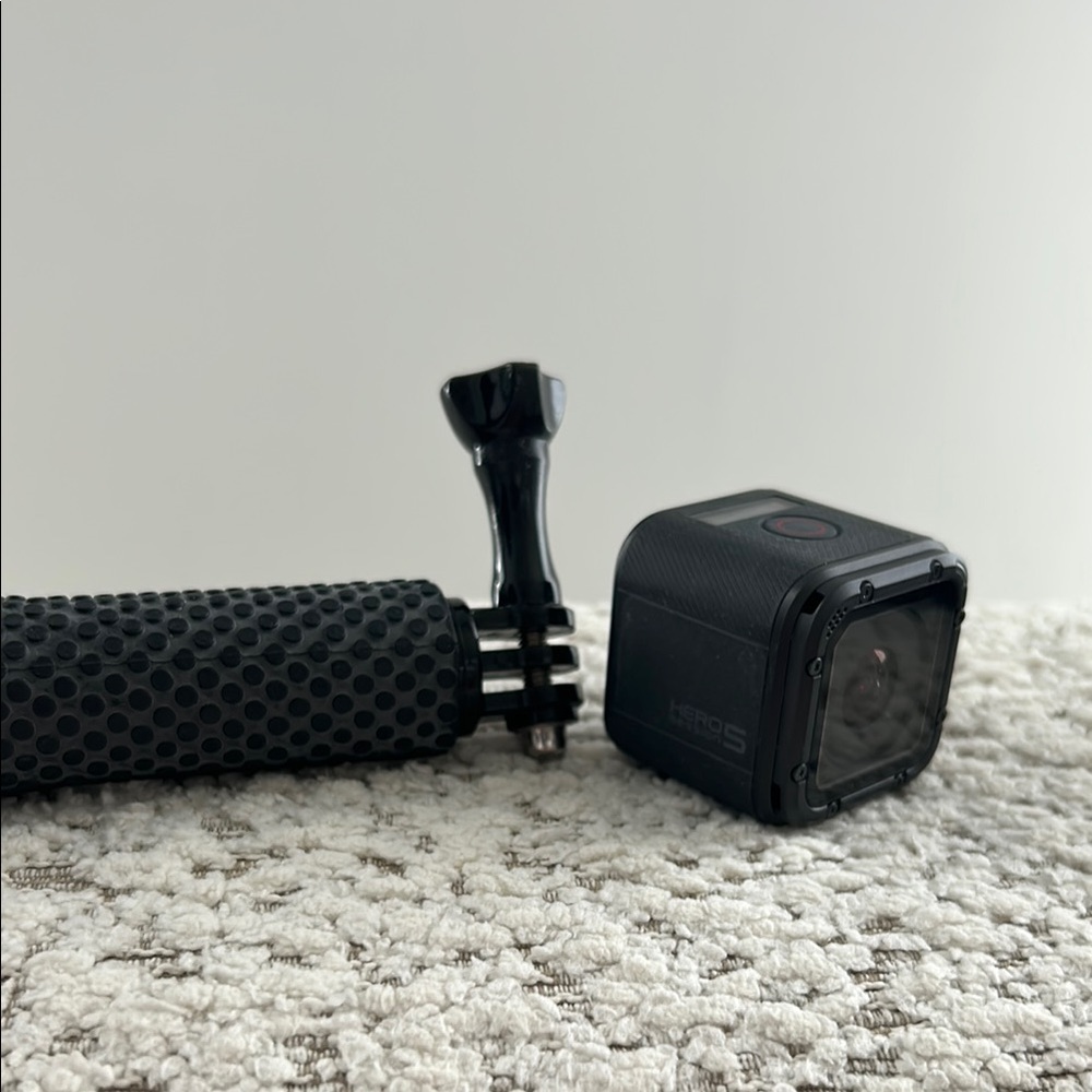 GoPro HERO5 Session with Black Textured Grip